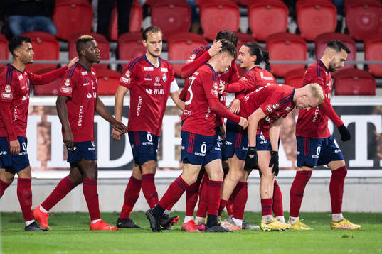 Östers spelare jublar