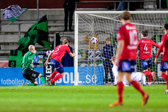 Varbergs Robin Simovic gör mål 1-1