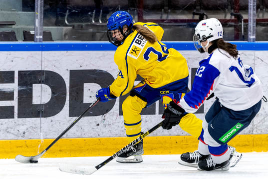 Sveriges Ebba Hedqvist och Slovakiens Nela Lopusanova