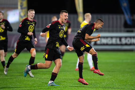 Östersunds Erick Brendon Pinheiro da Silva jublar med