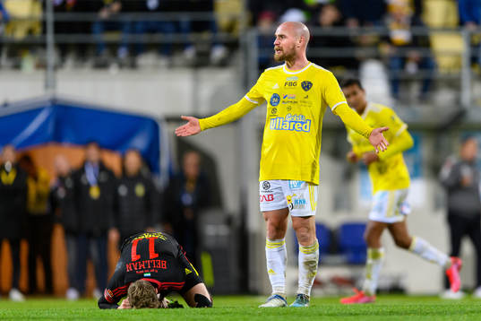 Falkenbergs FFs Christoffer Carlsson reagerar