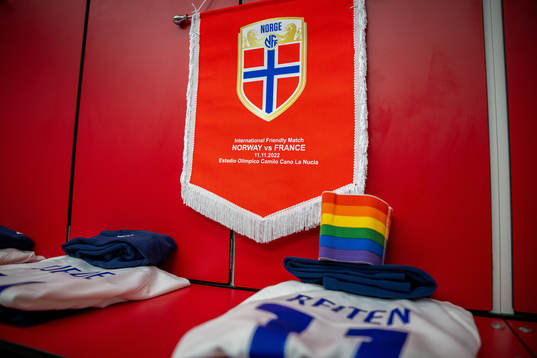 The pennant in the dressing room of Norway