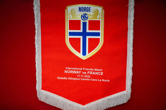 The pennant in the dressing room of Norway