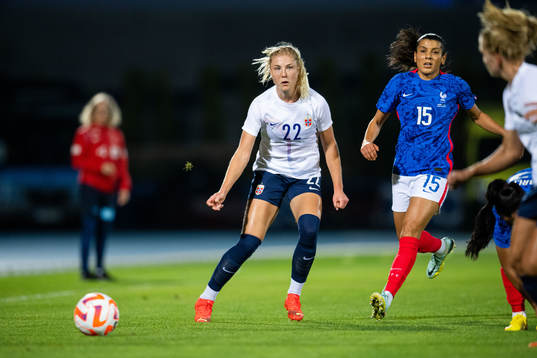 Sophie Roman Haug of Norway and Kenza Dali of France