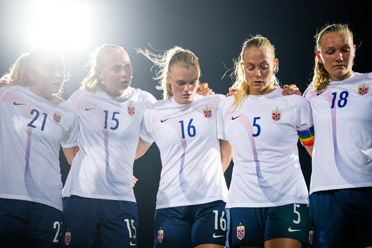 Anna Jøsendal, Sara Hørte, Mathilde Harviken, Guro