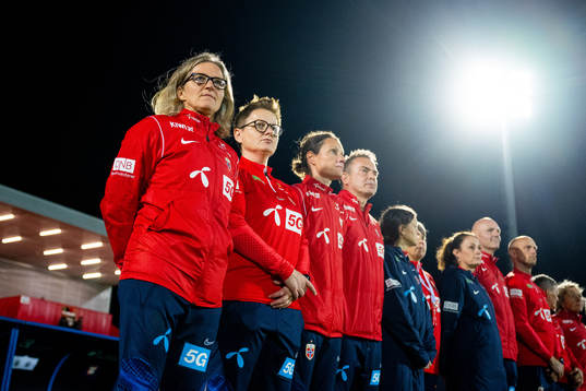 Hege Riise, head coach, Monica Knudsen, assistant coach,