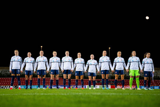 Players of Norway line up