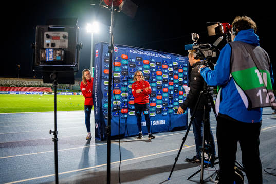 Ingvild Isaksen, content producer, and Hege Riise, head
