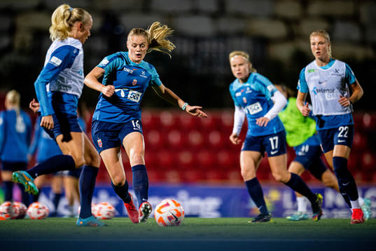 Mathilde Harviken of Norway warms up