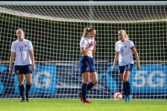 Julie Blakstad, Mathilde Harviken and Guro Bergsvand of