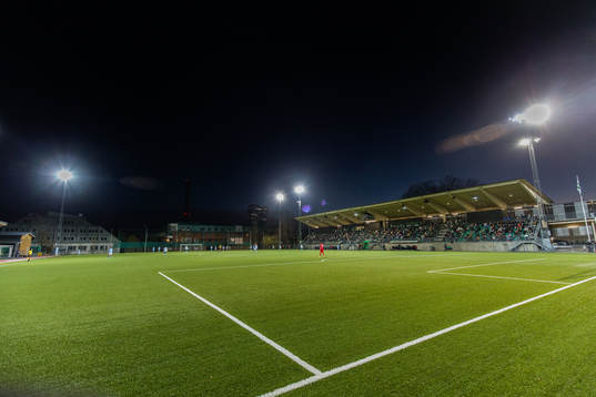 Mörkret sänker sig över Hammarby IP