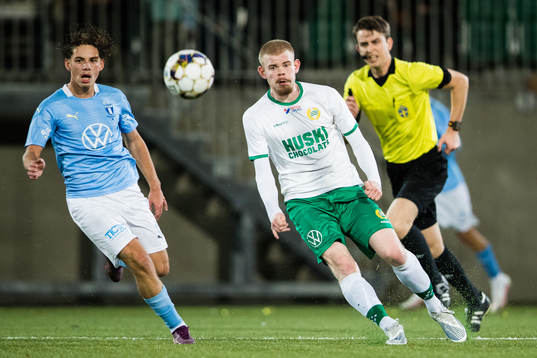 s André Alvarez Perez, Hammarbys Albin Rickborg och domare