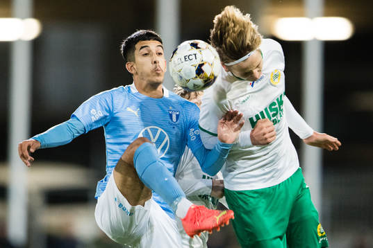 s Zakaria Loukili och Hammarbys Oliver Reuterswärd Corlin