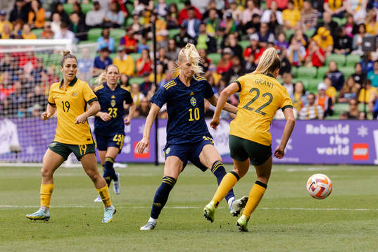 Sofia Jakobsson of Sweden and Charlotte Grant of Australia