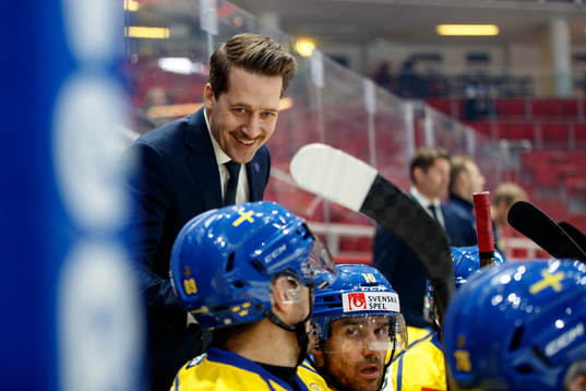 Head coach Sam Hallam of Sweden