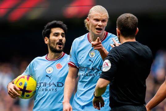 Ilkay Gündogan and Erling Braut Haaland of Manchester City