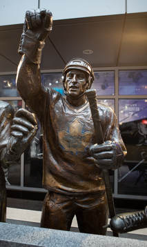 A statue depicting Börje Salming outside Scotiabank Arena