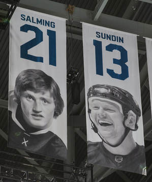 Banners depicting retired Toronto Maple Leafs stars Börje
