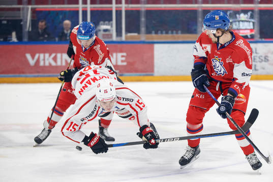 Gregory Hofmann of Switzerland and David Sklenicka of Czech