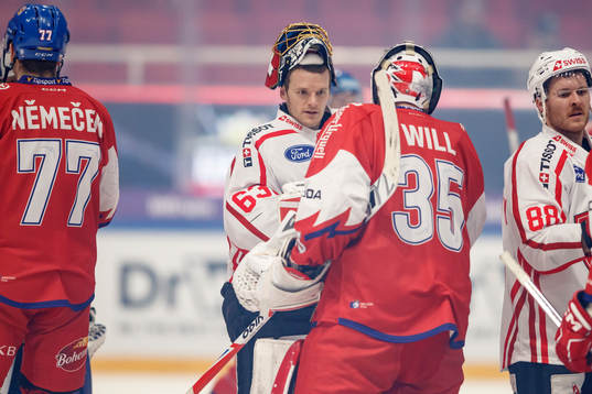 Leonardo Genoni of Switzerland and Roman Will of Czech
