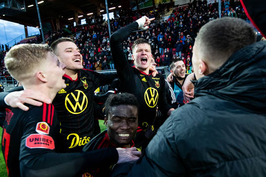 Bläddra bland fler bilder av Fotboll, Kval till Superettan, Östersund - Falkenberg