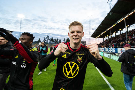 Östersunds Malcolm Stolt jublar