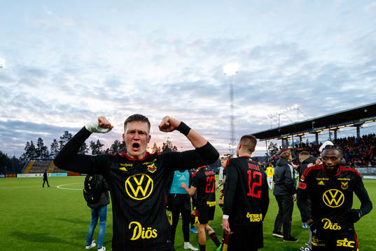 Östersunds Myroslav Mazur jublar