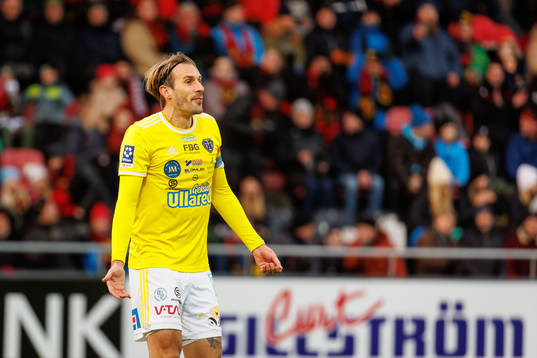 Falkenbergs Tobias Karlsson reagerar