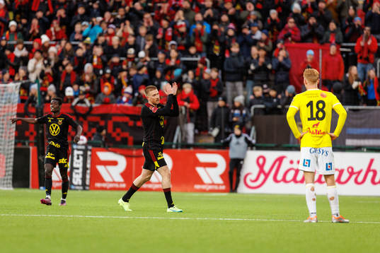 Östersunds Simon Kroon tackar publiken
