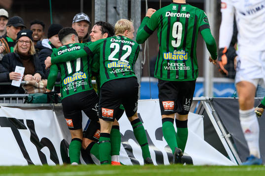 Varbergs spelare jublar