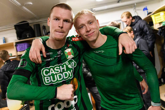 Varbergs Anton Liljenbäck och Andre Boman jublar