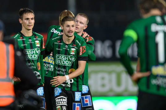 Varbergs Tobias Carlsson och Oliver Alfonsi jublar