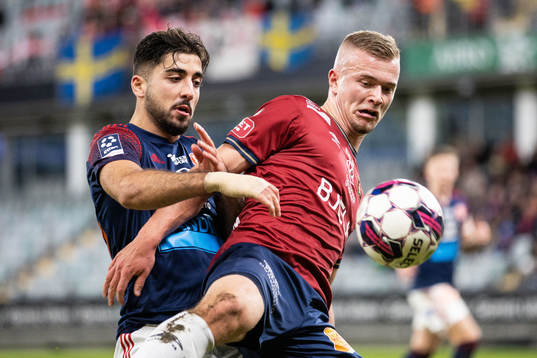 Sandvikens IFs Ahmad Faqa och Örgrytes Alexander Ahl