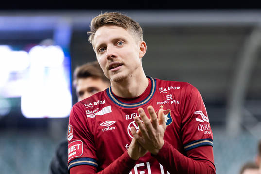 Örgrytes Viktor Lundberg jublar