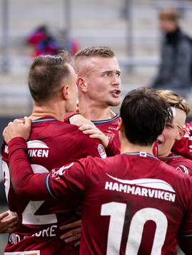 Örgrytes Alexander Ahl Holmström jublar