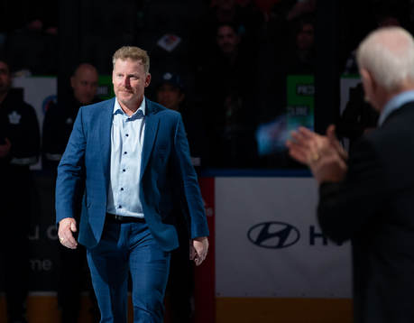 Hockey Hall of Fame Member Daniel Alfredsson receives his