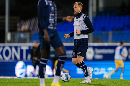 Dan Peter Stensøe Ulvestad of Kristiansund warms up
