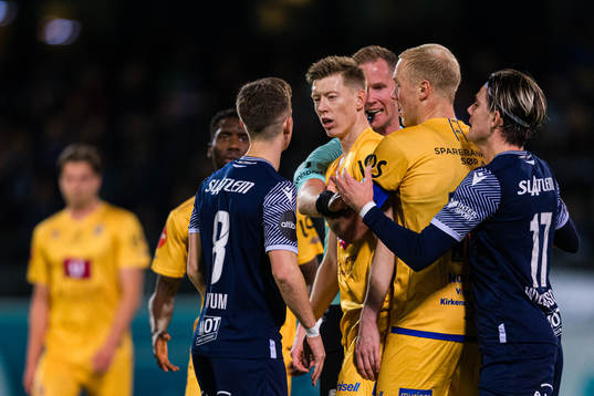 Sander Erik Kartum of Kristiansund and Ole Martin Lekven