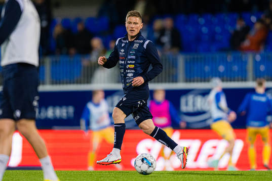 Torgil Øwre Gjertsen of Kristiansund warms up