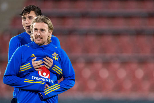 Victor Nilsson Lindelöf and Emil Forsberg of the Swedish