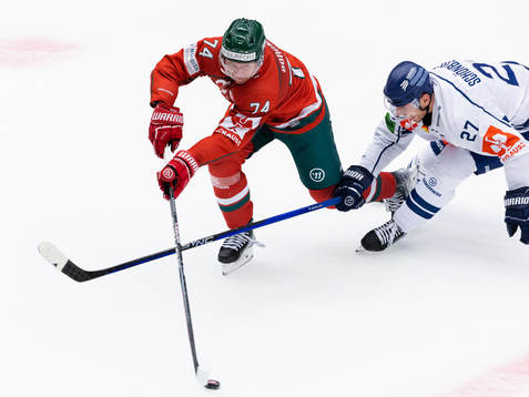 Andreas Borgman of Frölunda and Sandro Schönberger of