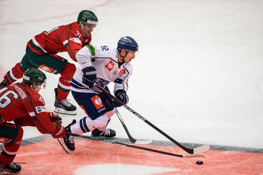 Liam Dower Nilsson and Nicklas Lasu of Frölunda and Marcel