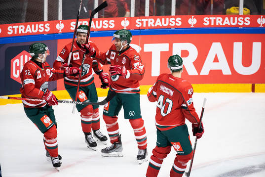 Joel Lundqvist of Frölunda celebrates scoring 1-0