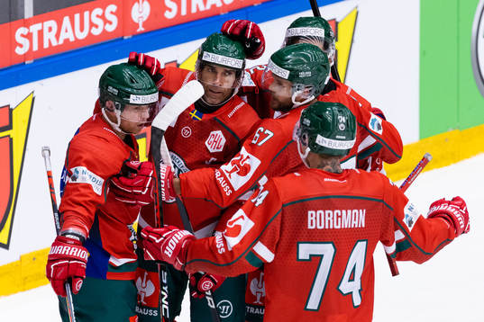 Joel Lundqvist of Frölunda celebrates scoring 3-0 with