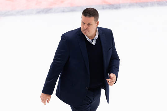 Head coach Tom Pokel of Straubing Tigers