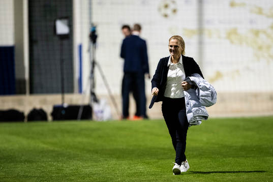 Head coach Sarina Wiegman of England nduring warm up