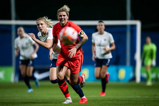 Sophie Roman Haug of Norway and Millie Bright of England
