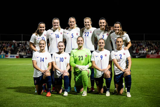 Players of Norway line up for a team photo
