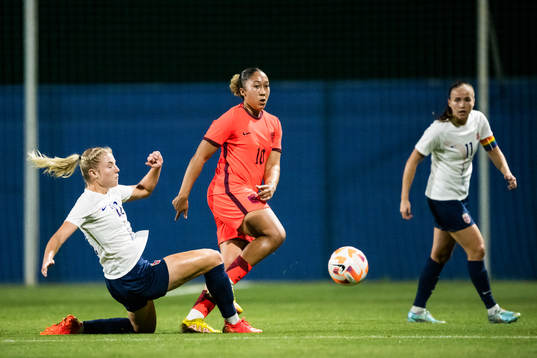 Sophie Roman Haug of Norway and Lauren James of England
