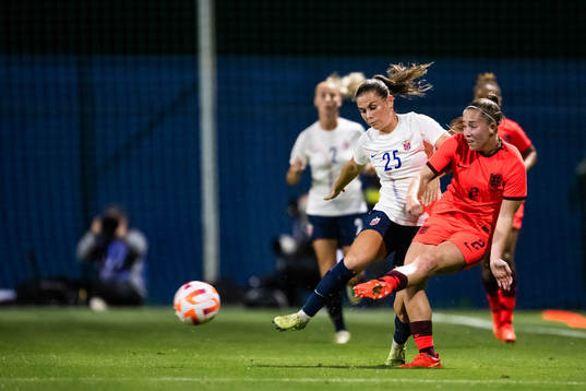 Emilie Haavi of Norway and Maya Le Tissier of England